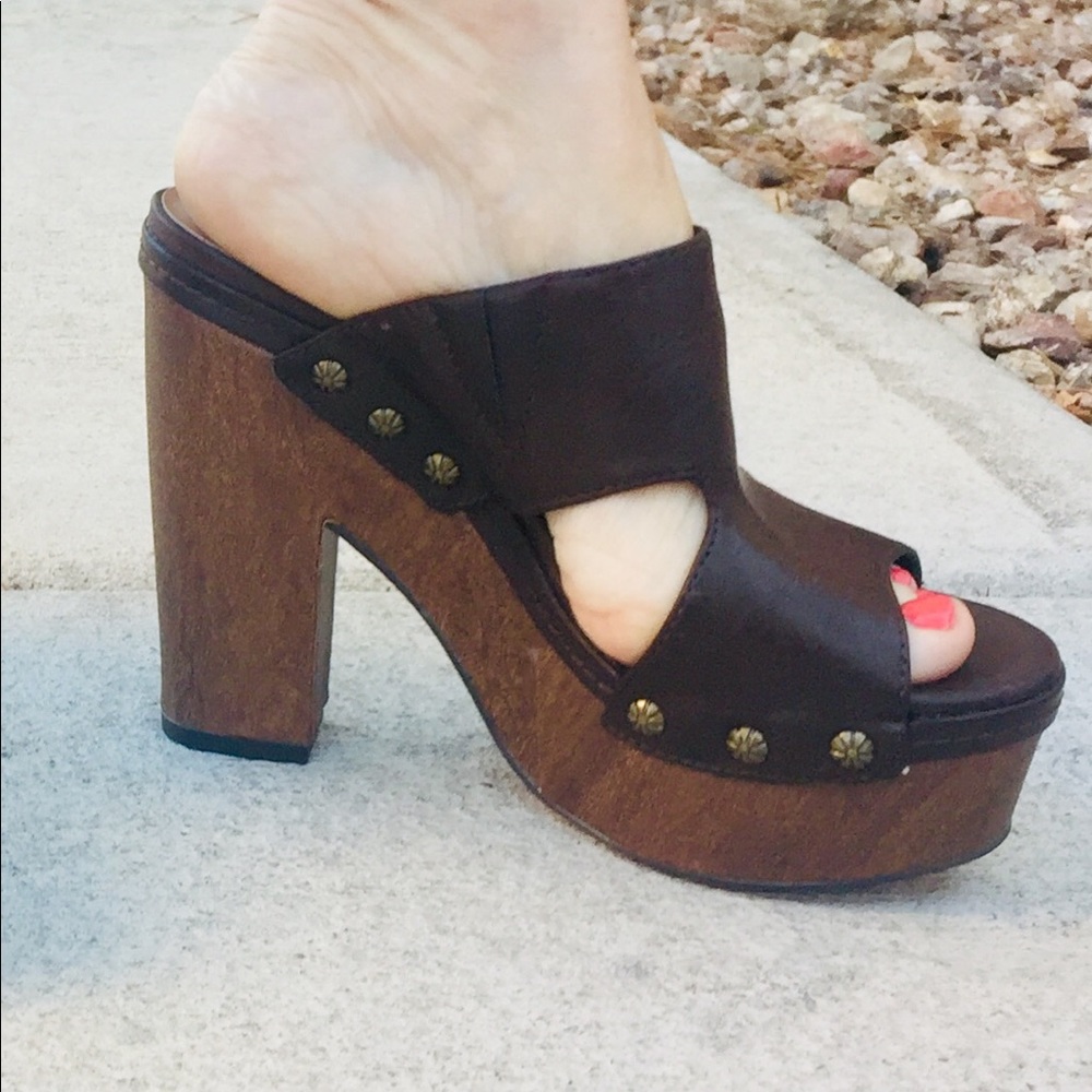 Dollhouse platforms